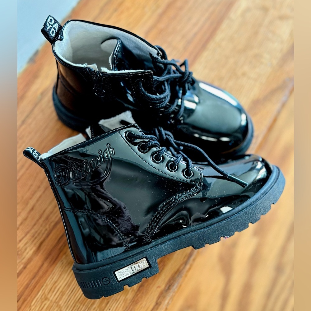 New Kids girls black patent leather combat boots